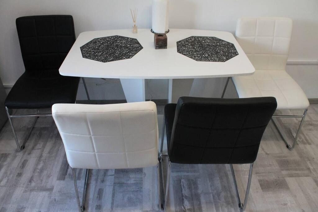 קלוז'-נאפוקה Yua'Shomes-Bussiness And Travel Apartment מראה חיצוני תמונה